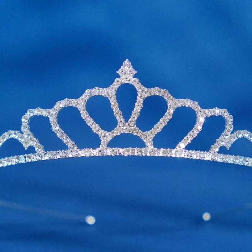 Princess Style Rhinestone Crown In Silver - Picture 3 of 4